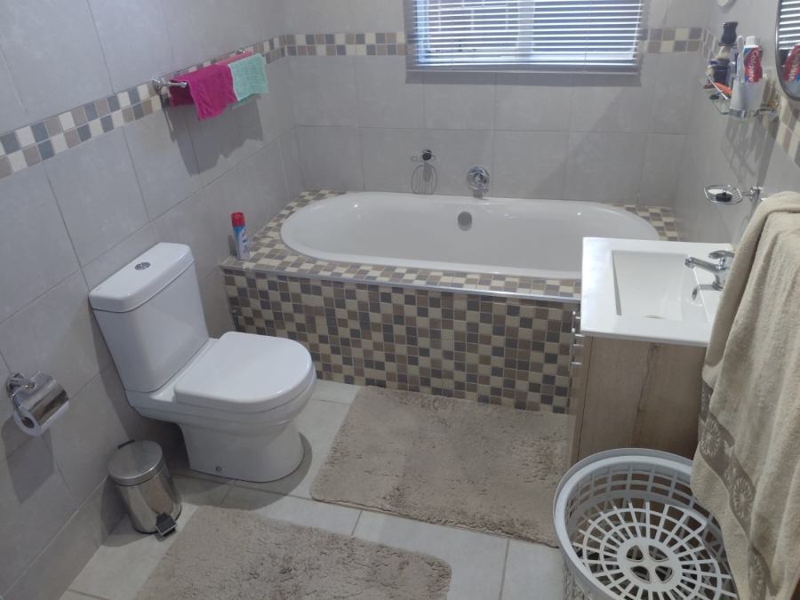 2 Bedroom Property for Sale in Navalsig Free State